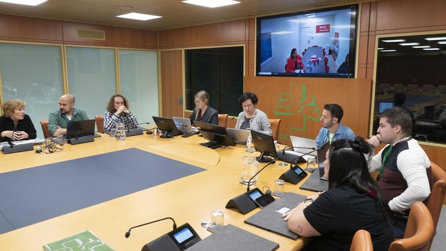Los sindicatos de ambulancias acusan a Grup La Pau de "robar" a Osakidetza y de cobrar dos veces los servicios