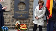 Delgado deja un homenaje en Mauthausen al citar la Generalitat a "presos políticos"
