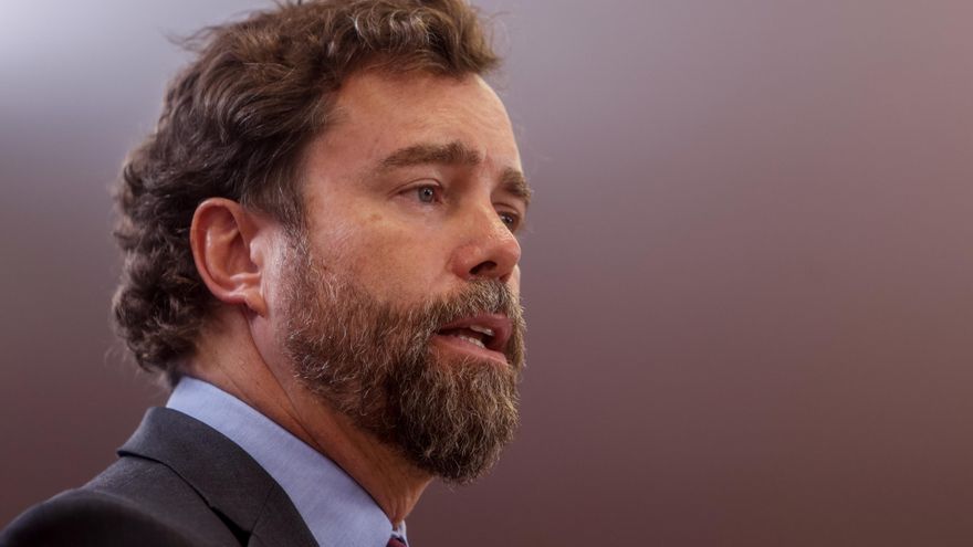 El portavoz de Vox en el Congreso, Iván Espinosa de los Monteros, ofrece una rueda de prensa en el Congreso.