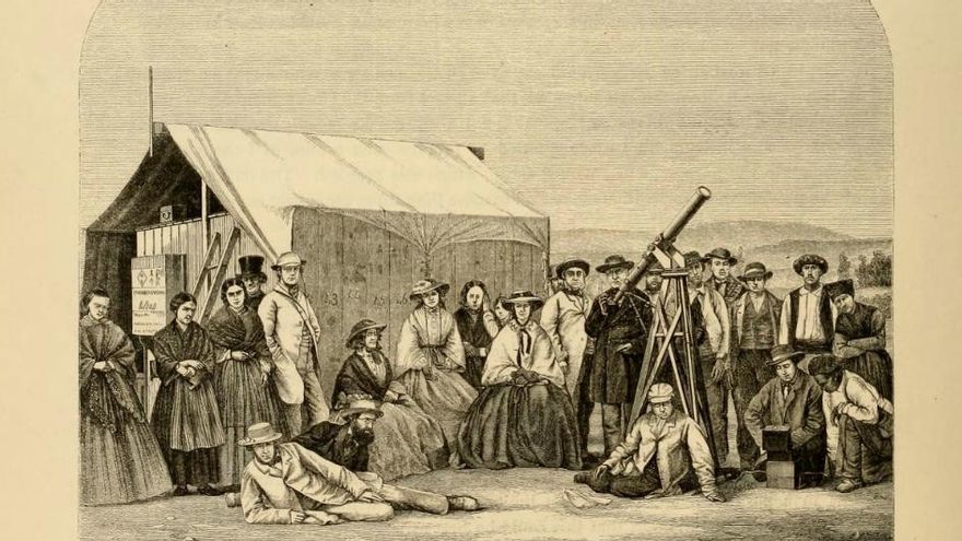 El equipo de De la Rue, con curiosos arremolinados alrededor