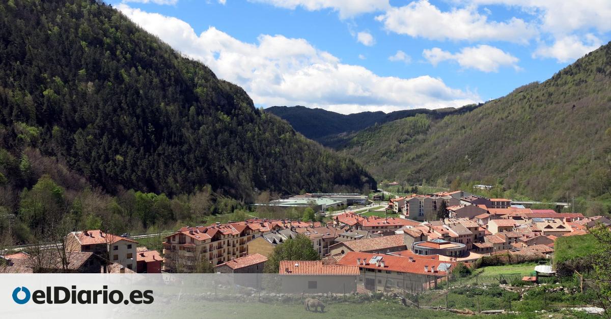 En este pueblo románico se fabrican las galletas más antiguas de España y se preservan monasterios y puentes medievales