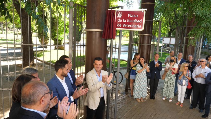 Inauguración de la Plaza de la Facultad de Veterinaria