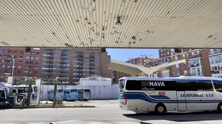 La Junta de Castilla y León lanza una tarjeta para usar gratis todo su transporte en autobús