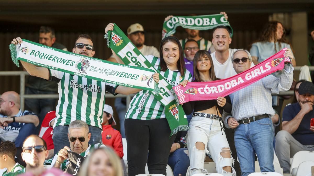 Grada Blanquiverde del Córdoba CF - CD Mirandés