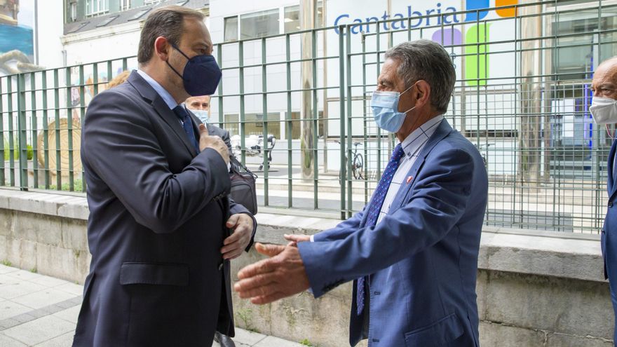 Revilla, tras la reunión con Ábalos: "Por fin vamos a tener las conexiones ferroviarias que demandamos, esta vez va en serio"