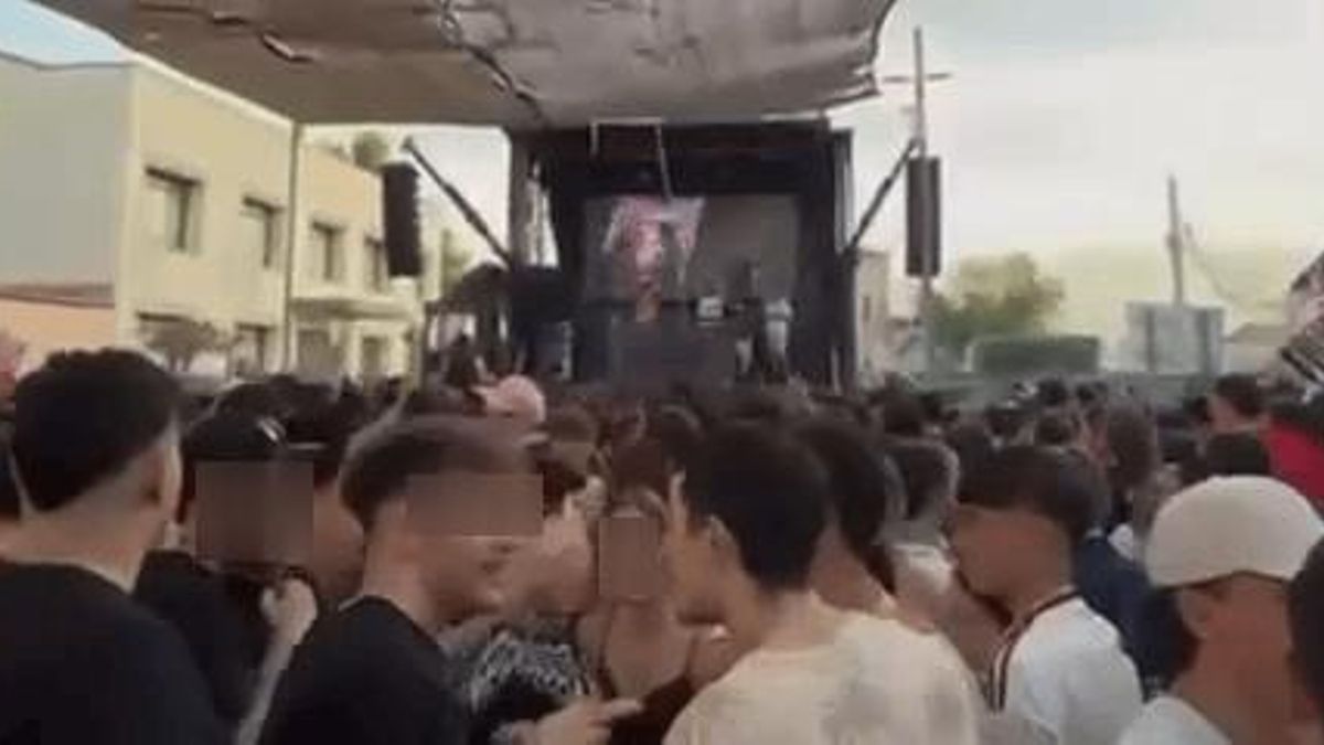La actuación de un Dj en un pueblo de Toledo gobernado por PP y Vox, plataforma para insultar a Sánchez