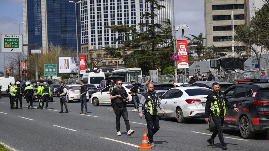 Al menos un muerto en un tiroteo cerca del consulado de Israel en Estambul