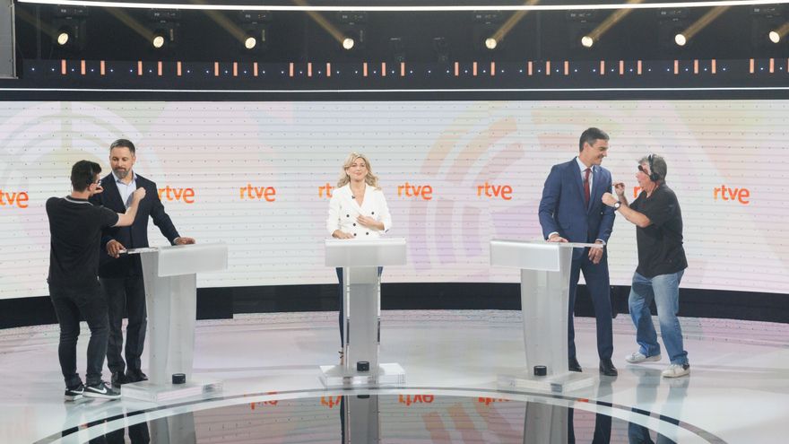 Feijóo pierde el debate en el que no tuvo el valor de participar