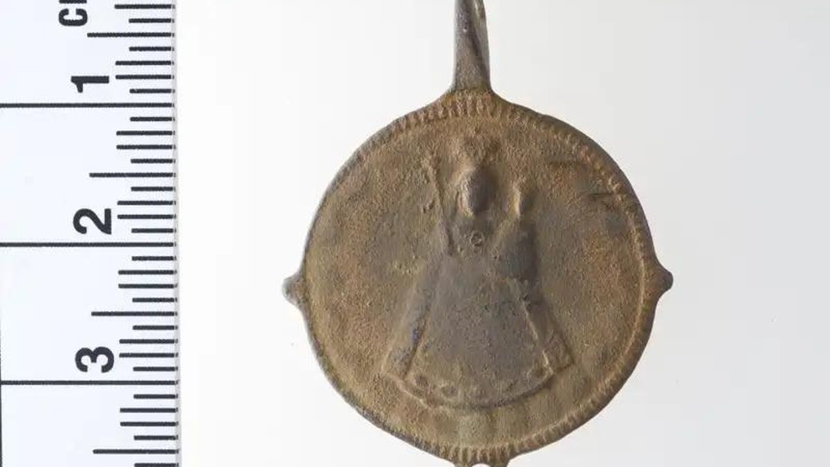 Uno de los medallones religiosos encontrados en Suiza.
