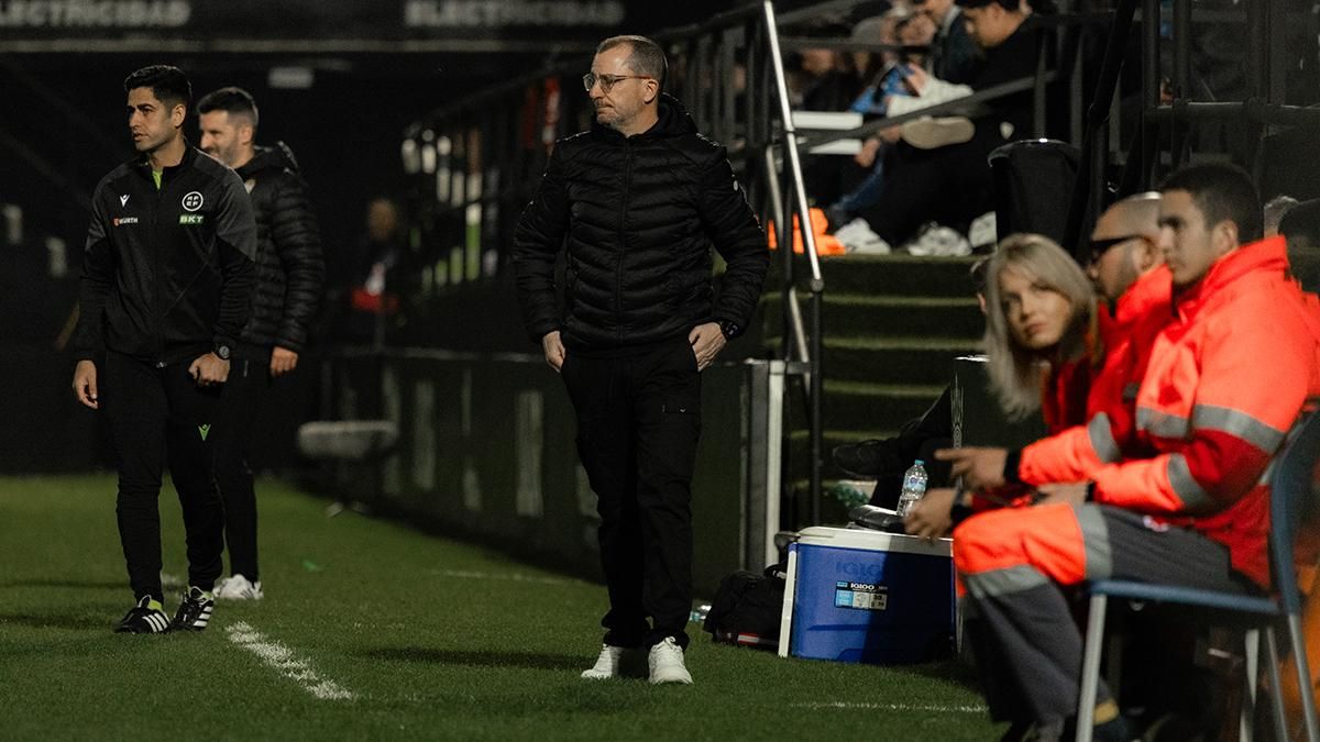 José Juan Romero, entrenador del Ceuta: "Este partido se podía que haber jugado en su día"