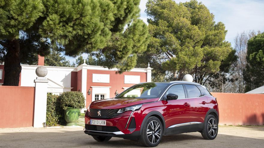 Peugeot 3008 Hybrid, uno de los modelos de la comparativa de costes.