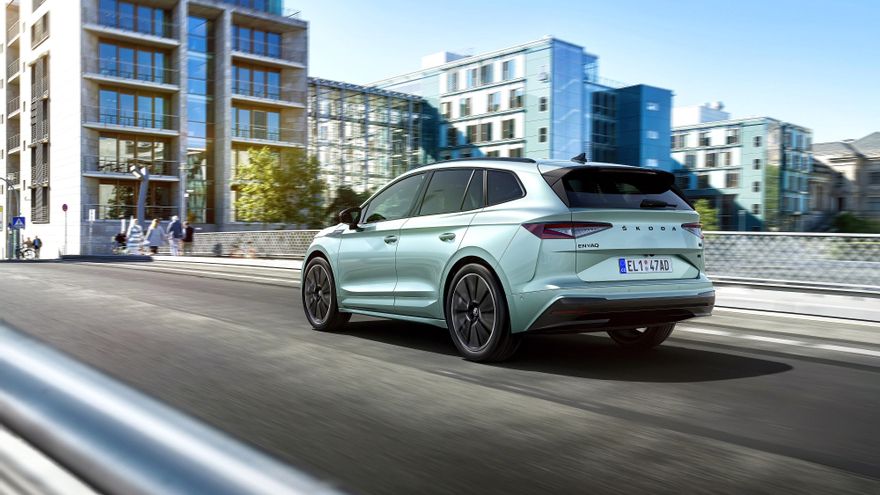 La presencia de las baterías no resta espacio interior, uno de los grandes pilares de cualquier Skoda.