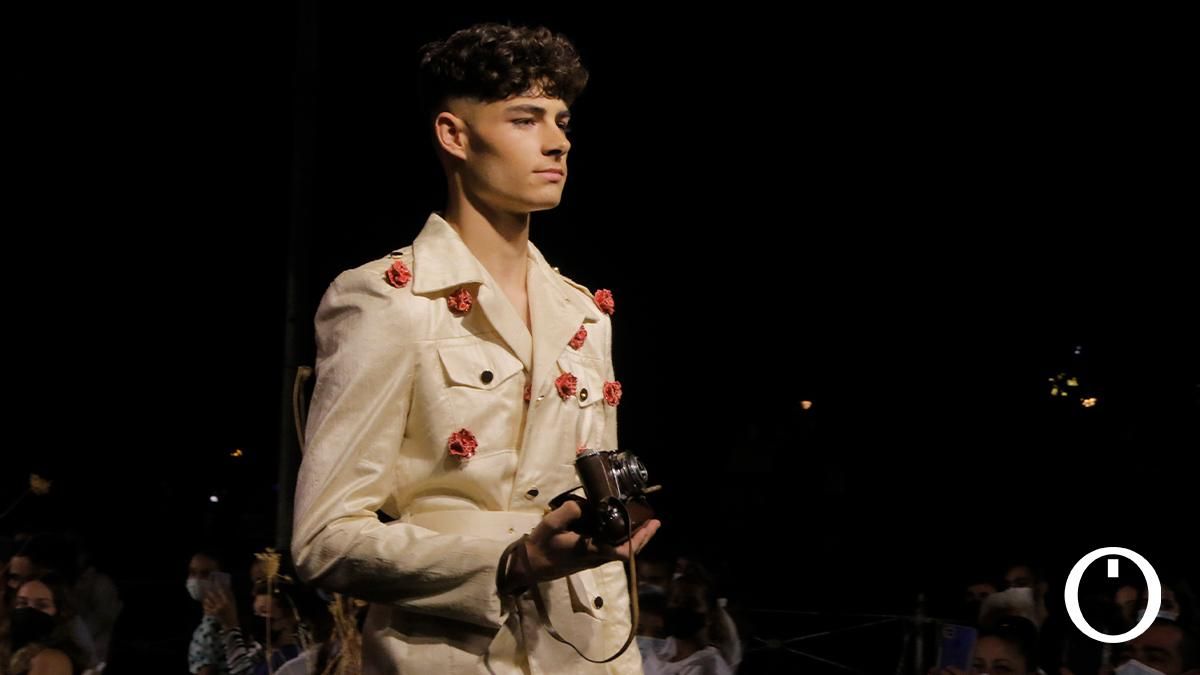 Desfile de la nueva colección de Hugo Clavelina