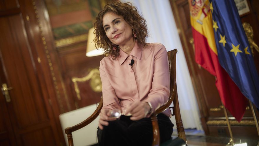 La ministra de Hacienda y portavoz del Gobierno, María Jesús Montero, durante una entrevista con Europa Press, en Madrid (España) a 30 de diciembre de 2020.