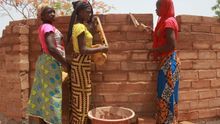 Construyendo el granero. Centro de Formación en Agroecológica de Coumbacara (CEFAC), Senegal