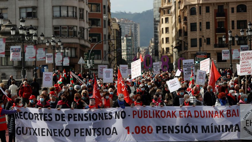 Manifestación en defensa del sistema público de pensiones este sábado en Bilbao. 