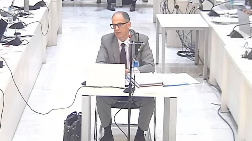 El inspector jefe que investigó la caja B del PP, Manuel Morocho, durante el juicio de la Kitchen.
