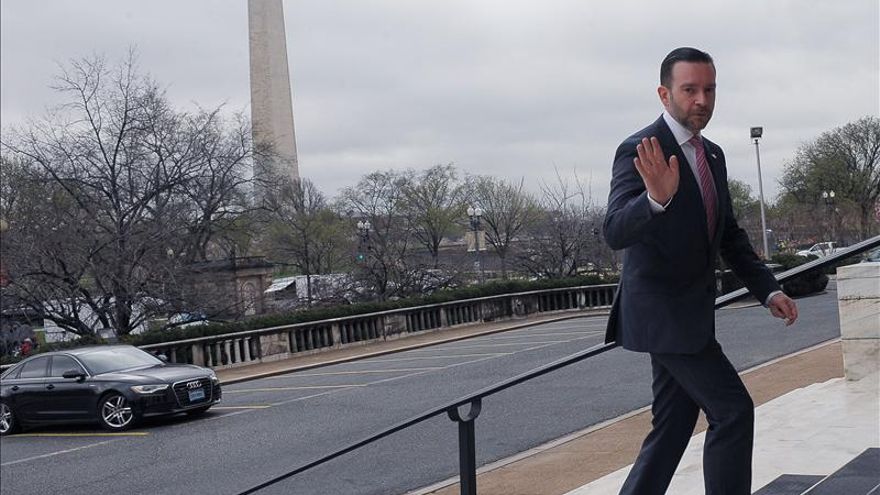 Panamá anuncia acuerdo con España para reconocer licencias de conducir
