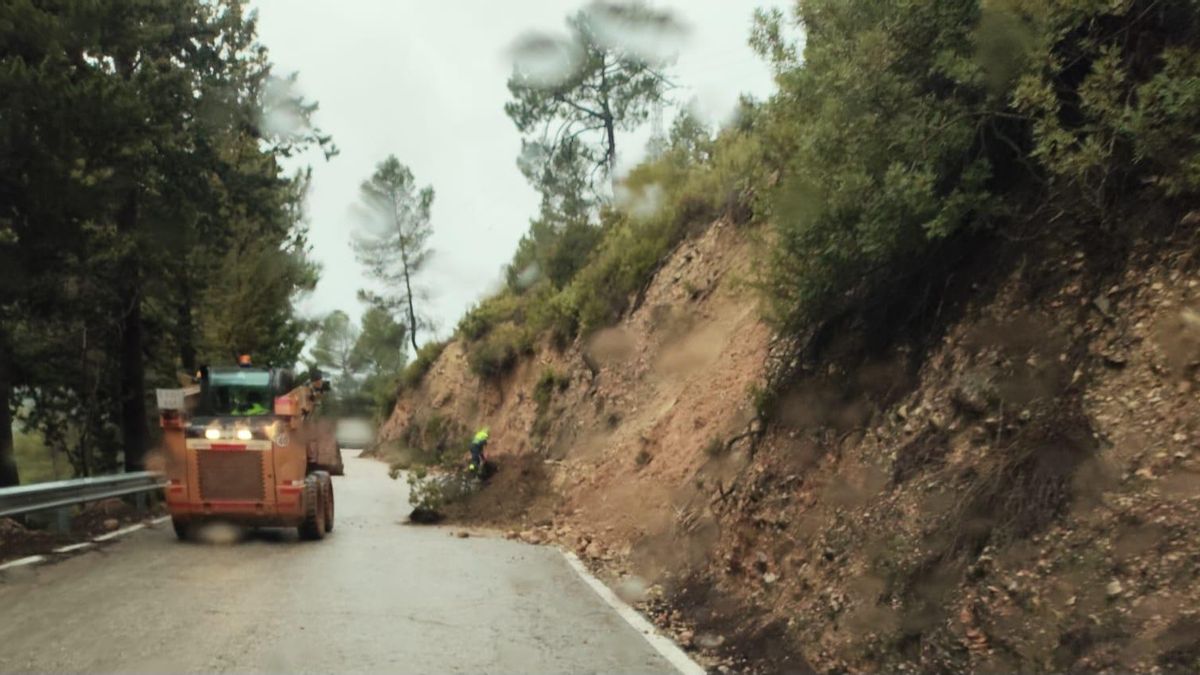 Trabajos en la red viaria de Albacete donde se registran desprendimientos como consecuencia del tren de borrascas en este inicio de 2026