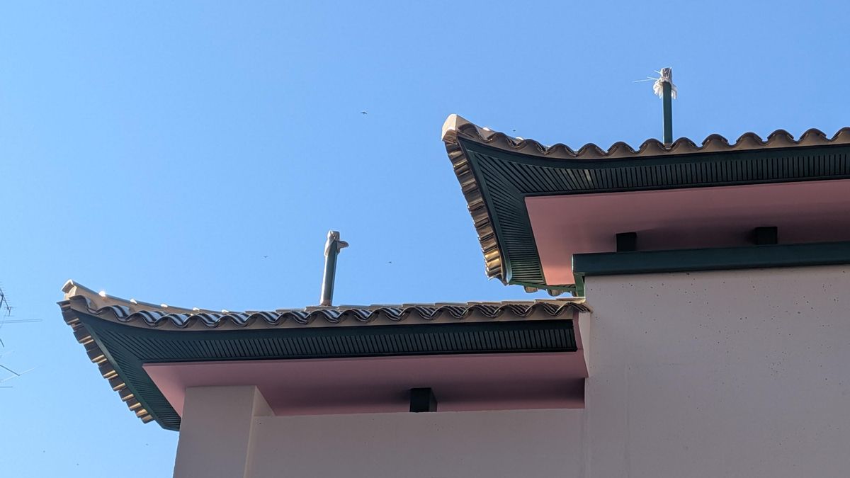 Detalle del arco del Chinatown de Usera