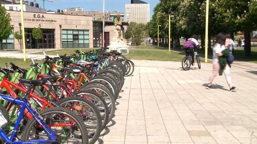 Aparcamiento de bicis en el campus de Vegazana de la Universidad de León