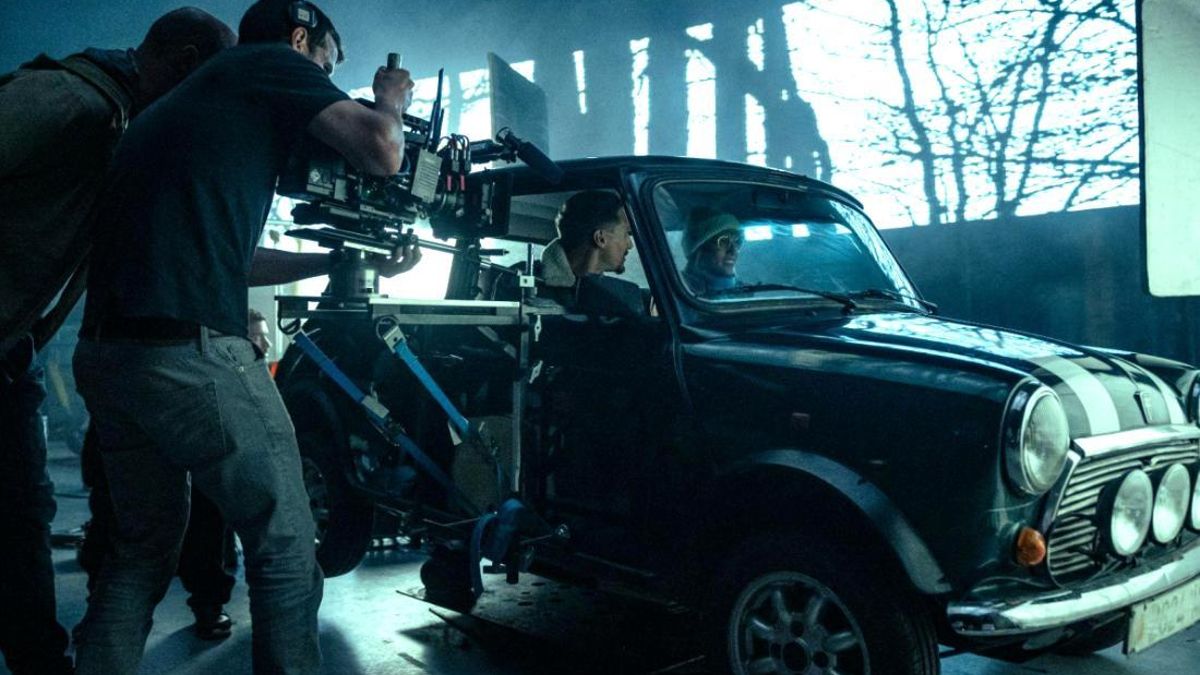 Una escena grabada en el centro de Netflix en Tres Cantos durante el rodaje de la serie 'Berlín'