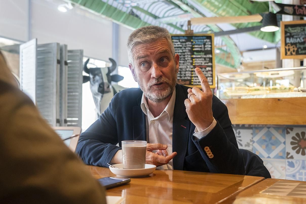 Ceruti durante la entrevista en la cafetería de la Estación de Renfe.