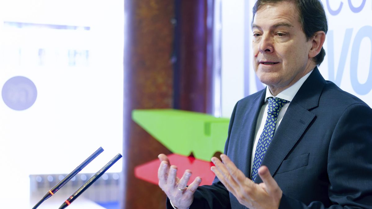 Mañueco acusa a Vox de aliarse con el PSOE contra Castilla y León y Vox replica: "¿De verdad pretendías que aprobáramos ese presupuesto?"