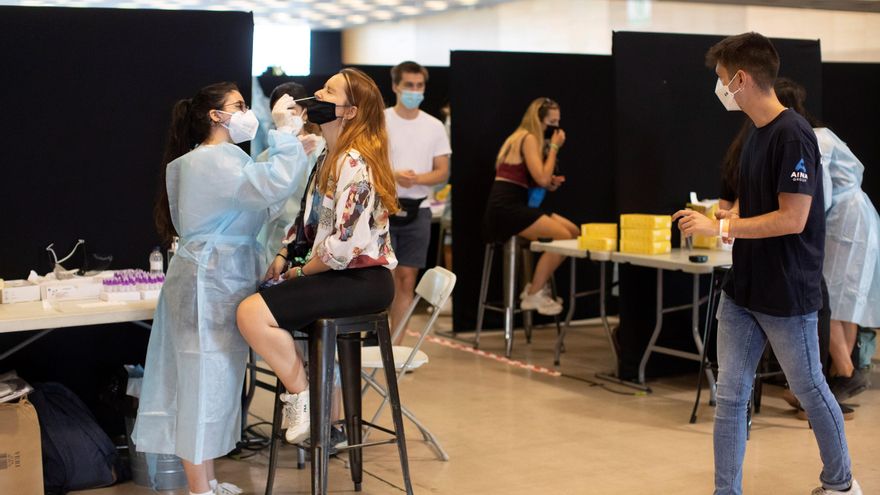 Galicia triplica los hospitalizados por covid en las últimas dos semanas. EFE/Marta Pérez/Archivo