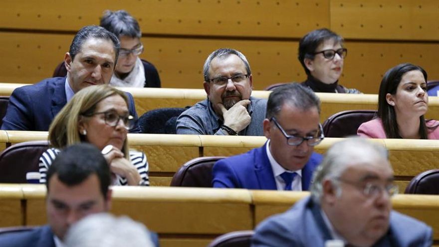 El Senado rechaza parar la implantación de la Lomce pedida por PSOE con el apoyo de C's