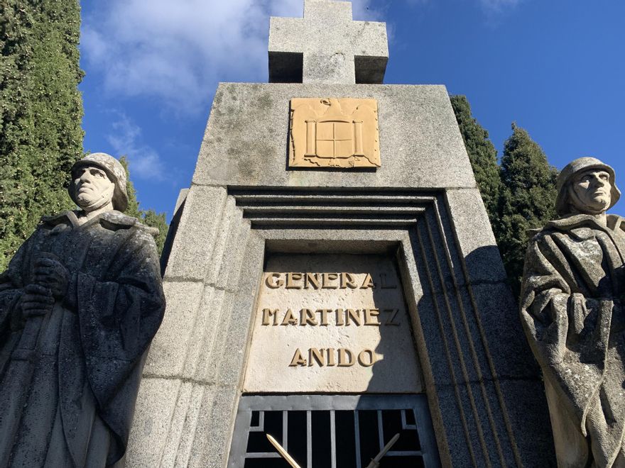 Monumento en honor a Severiano Martínez Anido.