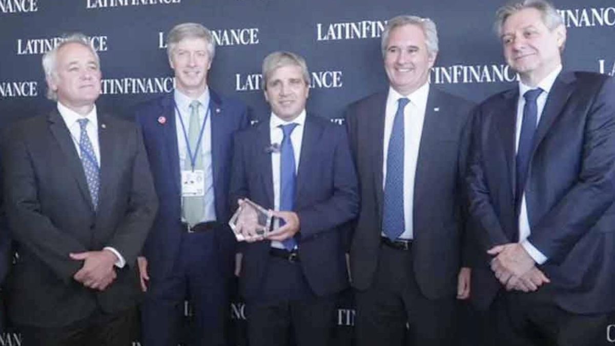 Werning, Bausili, Caputo, Quirno y Daza, en la entrega del premio de la revista LatinFinance al ministro de Economía.