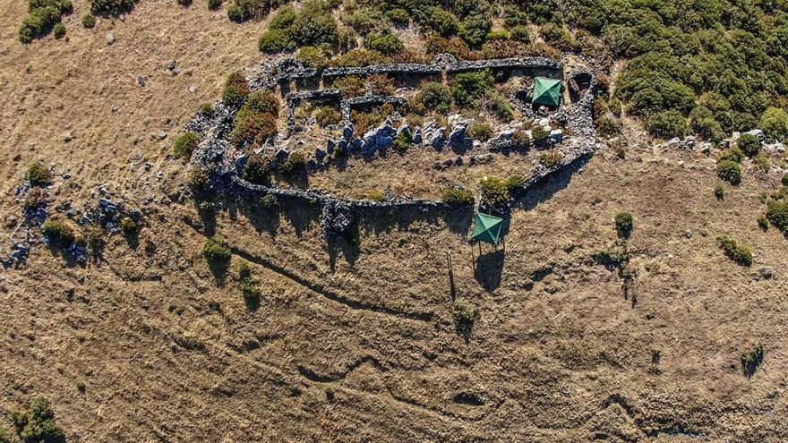 Los restos de la fortificación del Ejército Franquista en Las Fanas (Genestosa).