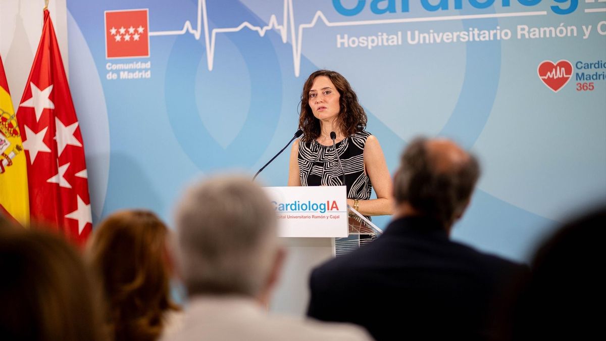 La presidenta de la Comunidad de Madrid, Isabel Díaz Ayuso, visita el nuevo Servicio CardiologIA Madrid 365, en el Hospital Universitario Ramón y Cajal, a 23 de junio de 2026, en Madrid