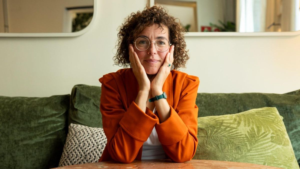 La economista Clara Mattei posa para elDiario.es en el Hotel Regina de Barcelona