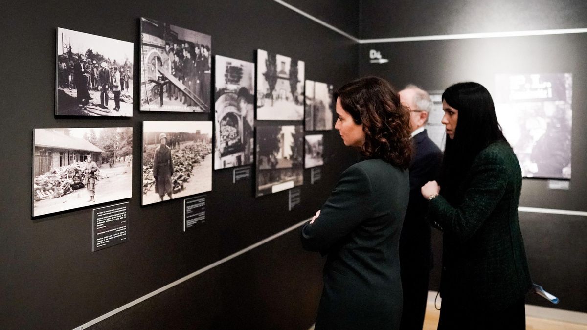Ayuso participa en una ofrenda floral en el Monte del Recuerdo de Jerusalén, febrero de 2023