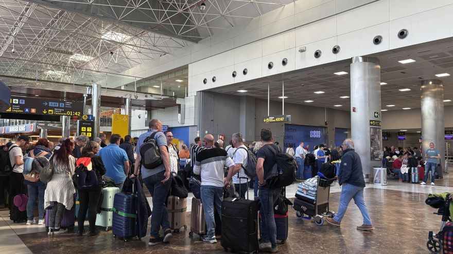 Canarias logra en 2025 otro récord histórico en llegada de turistas extranjeros, tras crecer medio millón en un año