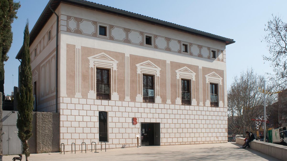 Las proyecciones en lugares como la plaza Can Basté se han convertido en hitos del calendario estival de la ciudad
