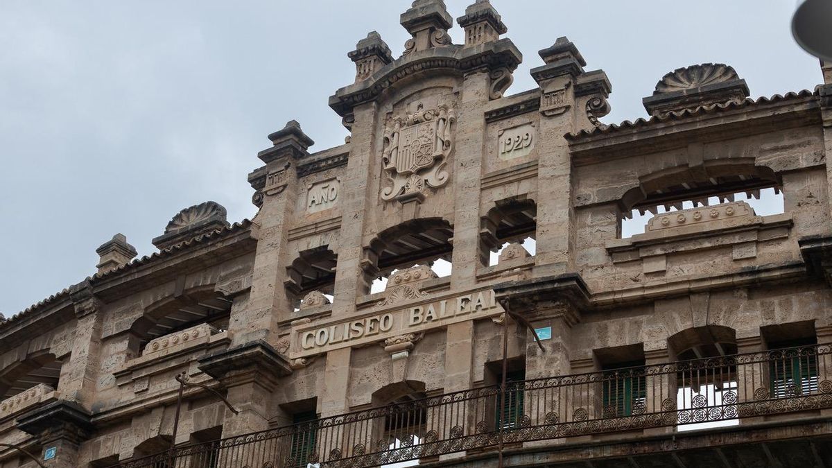 La plaza de toros de Palma es obra del arquitecto Gaspar Bennàzar, se inauguró en 1929 y está catalogada como bien de interés cultural.