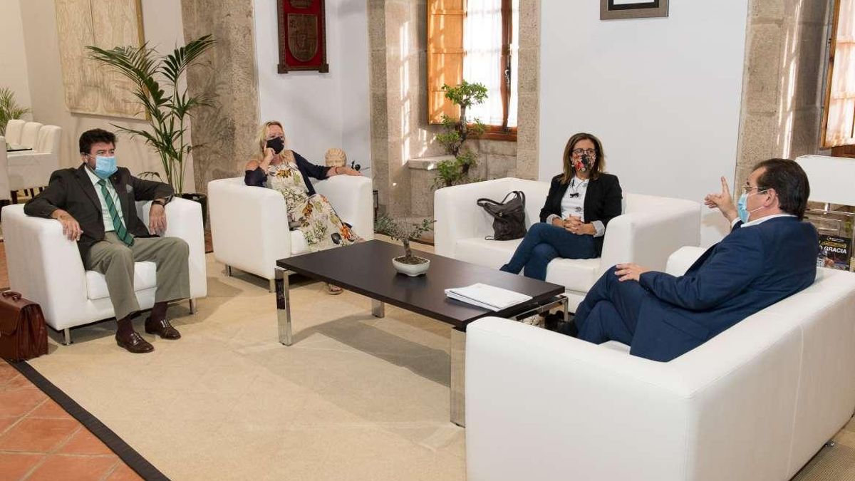 Vara se ha reunido con los agentes sociales y económicos para retomar la agenda de reconstrucción