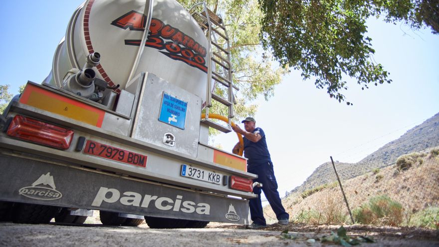 El fin de la temporada alta turística en Andalucía acelera las restricciones por la sequía, que ya deja los pantanos al 20%