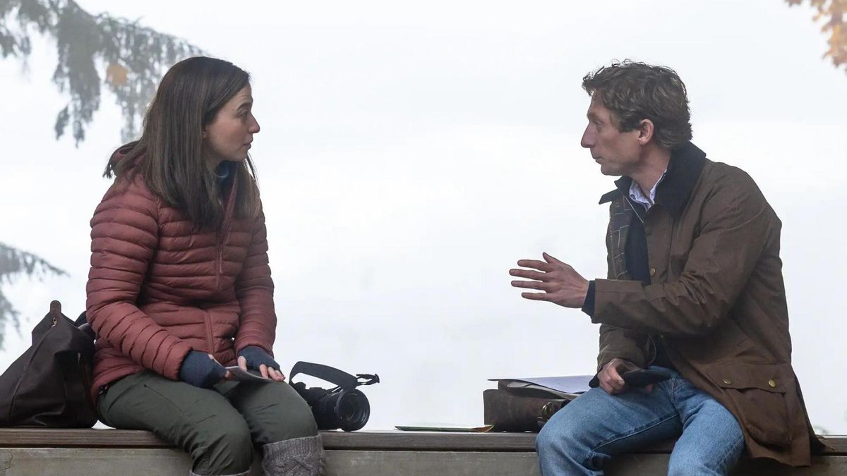 Mikey Madison y Jeremy Allen White en 'El precio de la red'