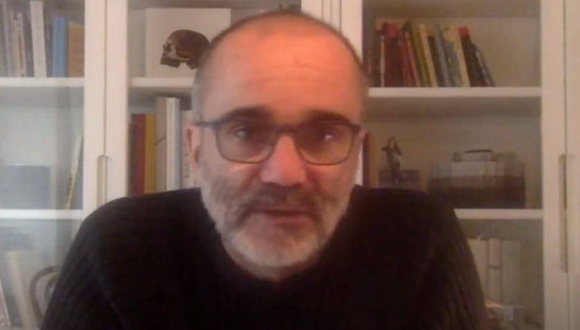 Ramiro Carrillo es profesor en la Facultad de Bellas Artes de la Universidad de La Laguna participando en un encuentro organizado por el TEA.